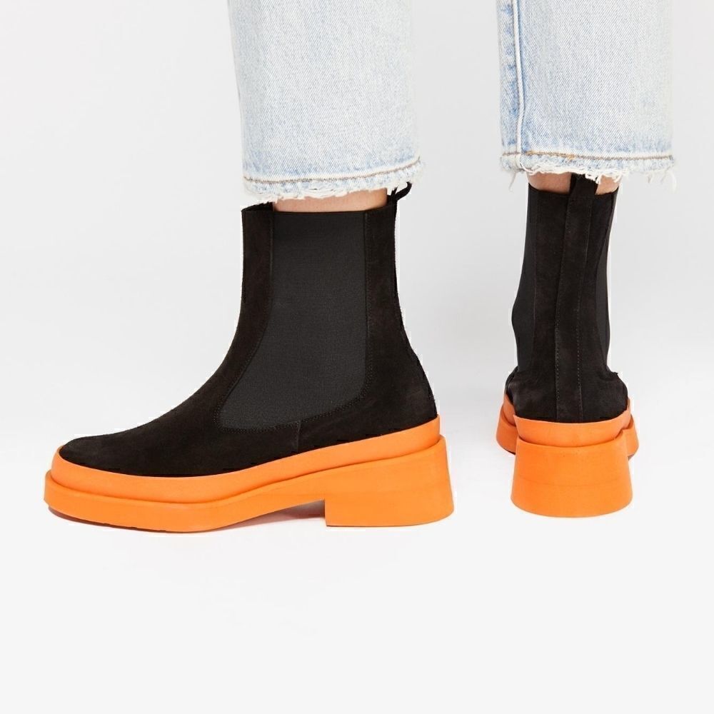 Andre Assous Suede Platform Chelsea Boots Sz 37